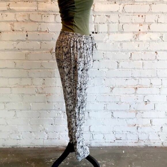 No Bounderies pull-up joggers. Rayon. Sz LARGE - Picture 6 of 8